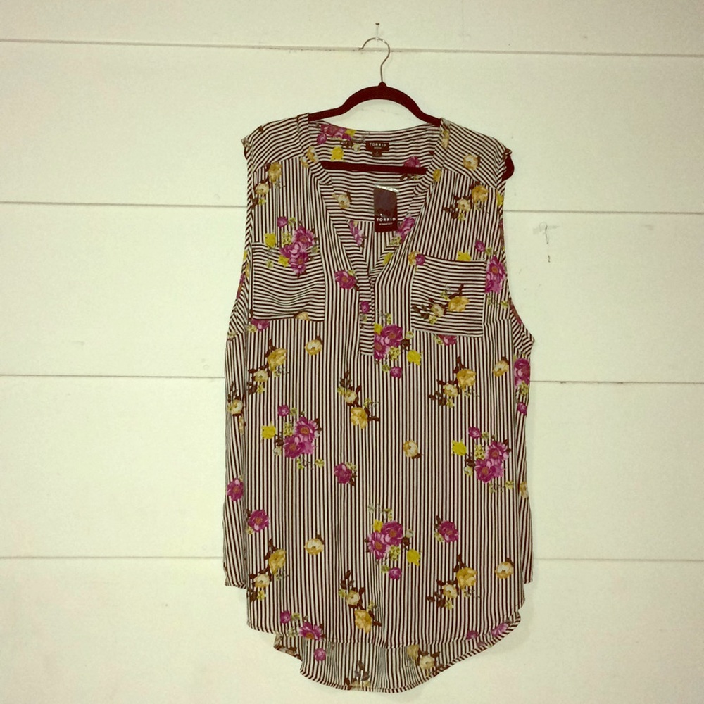 🆕Sleeveless Torrid Black & White Stripe Floral 3X
